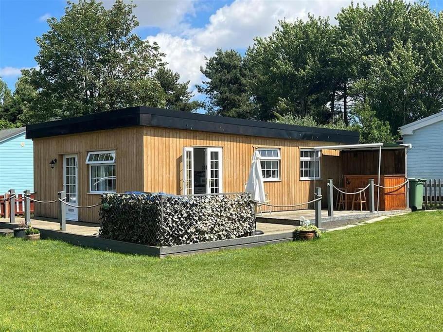 The Chalet By Hip Haus Humberston Екстериор снимка